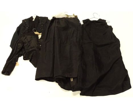 Miscellaneous mourning type clothing, to include a ladies short jacket with sequin embellishment etc.