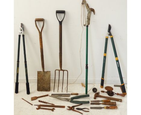 Garden and builder's tools to include:two telescopic pruners;two pairs of loppers;garden shears;spade and fork;backsaw;three 