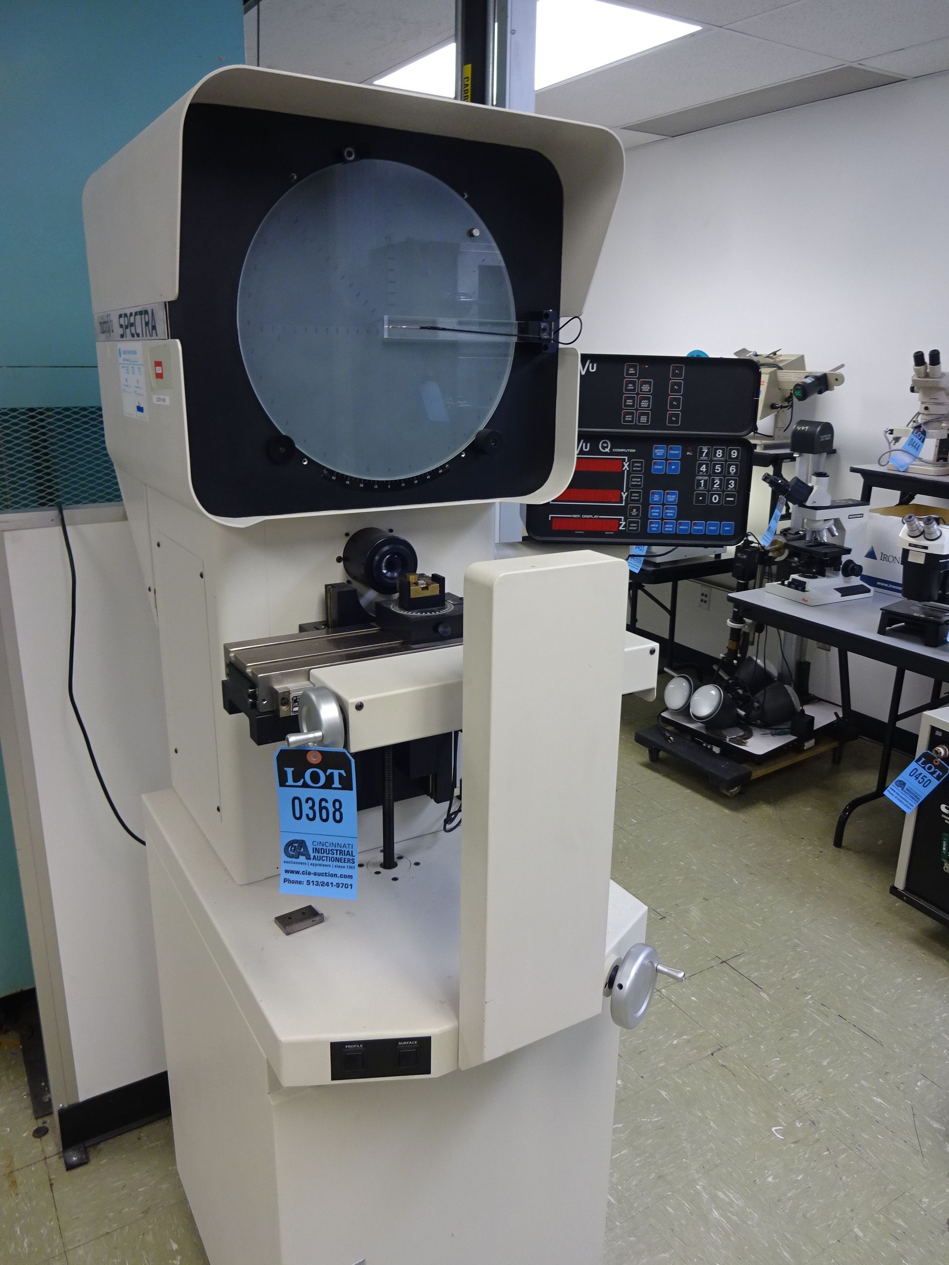MICROVU MODEL M1031 SPECTRA OPTICAL COMPARATOR; S/N 6229, WITH MICROVU
