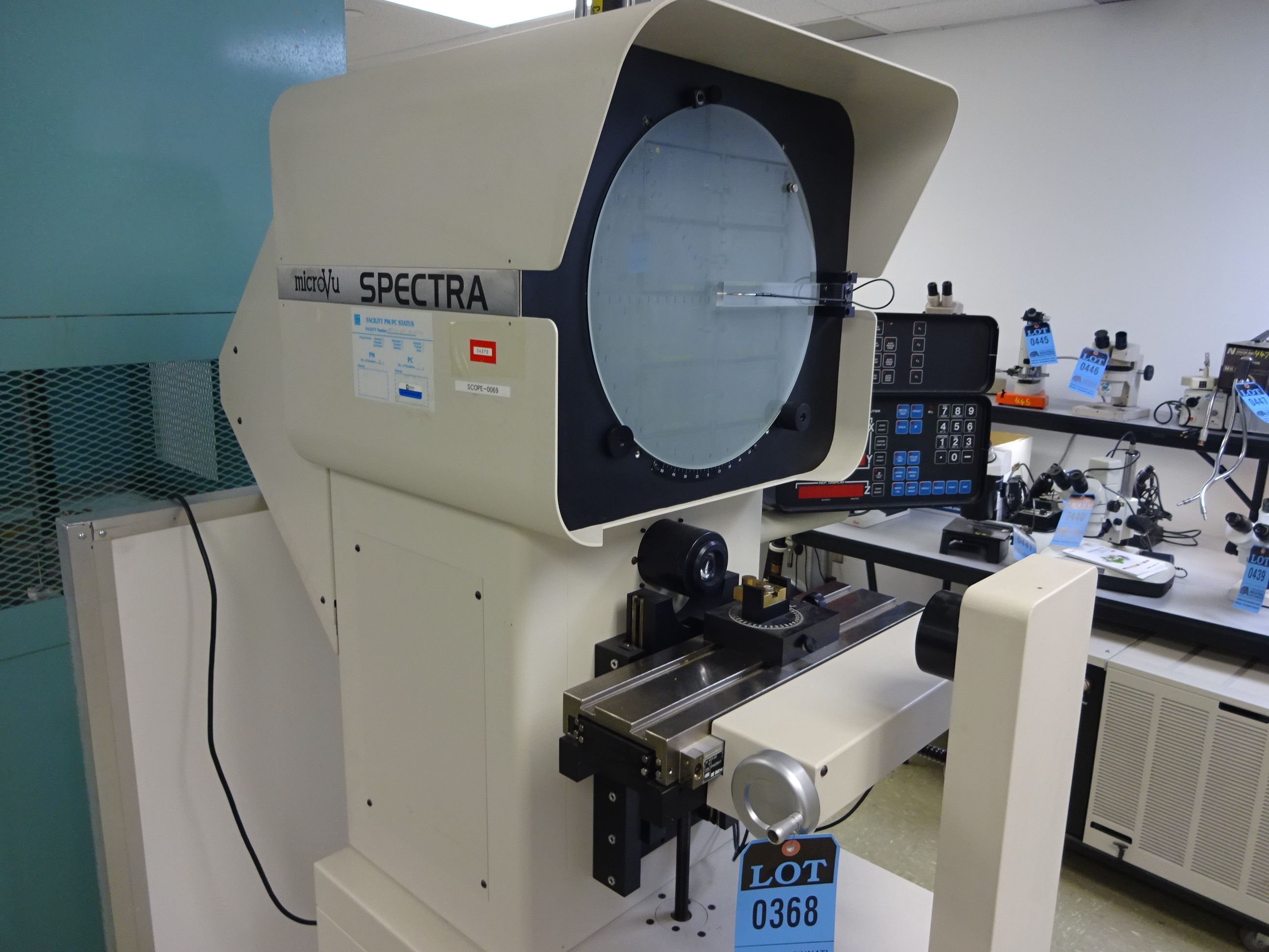 MICROVU MODEL M1031 SPECTRA OPTICAL COMPARATOR; S/N 6229, WITH MICROVU EDGE DETECTOR AND Q16 COM