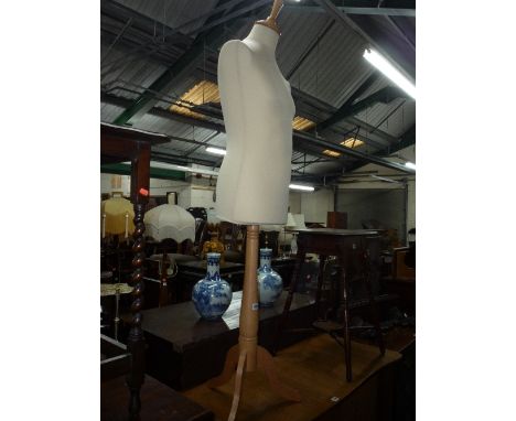 A GENTS TORSO SHOW WINDOW MANNEQUIN, on tripod support