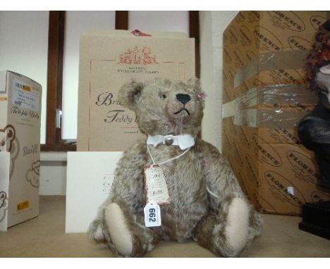 A BOXED STEIFF BRITISH COLLECTORS BEAR, 2004, 28cm, Caramel Bear, Limited Edition, 1675/4000 (certificate)