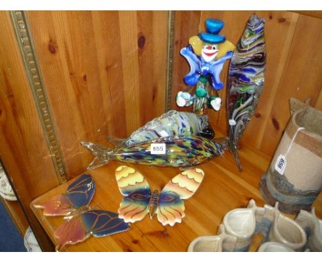 THREE GLASS FISH, a glass Clown and two ceramic butterflies (6)