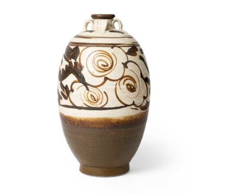 PAINTED CIZHOU 'FLOWER' HANDLED VASE SONG/JIN TO YUAN DYNASTY   宋/金到元 磁州窯白地褐彩花卉紋四繫瓶 of spindle shape, supported on a short sp