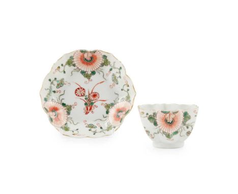 FAMILLE VERTE BARBED-RIM ‘FLORAL’ CUP WITH SAUCER QING DYNASTY, KANGXI PERIOD  清康熙 綠彩菊紋花口杯帶盞 both finely potted with ribbed s