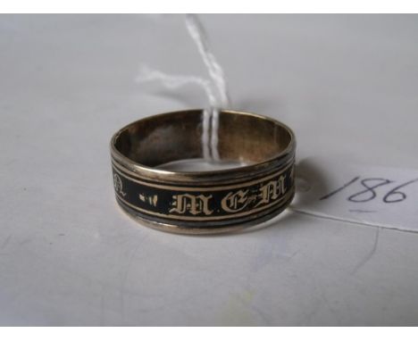 Antique gold & enamel mourning band ring approx size 'T' 3.3g
