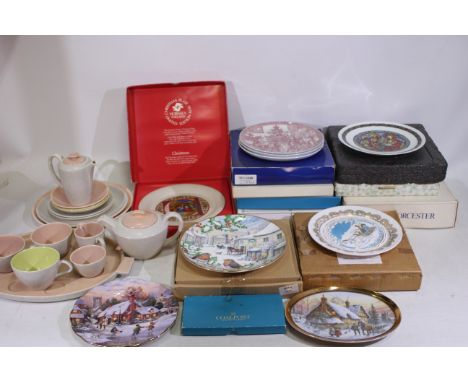 Poole, Royal Worcester, Hornsea, Coalport, Royal Doulton, Other - A 17 x piece 'Twintone' and 'Cameo' ceramic tea/dinner set.