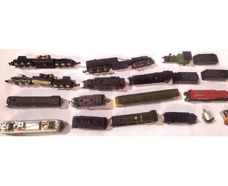 N Gauge spare bodies, chassis etc, suitable for spares or repair. P&amp;P Group 2 (£18+VAT for the first lot and £3+VAT for s