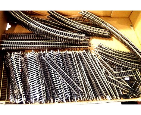 Over 100 pieces of Hornby/Peco Setrack, mostly in very good used condition, straights and curves, including sixty R600/ST200,