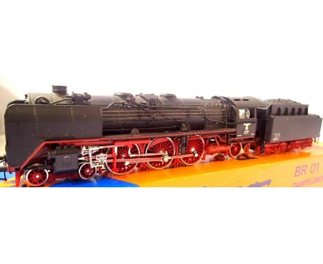 Roco H.O. scale, BR01, 4.6.2. loco and tender, D.B. Black/Red, 01-123, in very good condition, no paperwork, box with wear. P