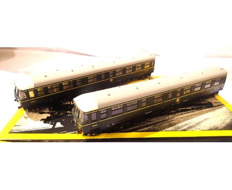 Trix Intercity Diesel two car set, Green, two rail, in excellent condition, box fair to good. P&amp;P Group 1 (£14+VAT for th