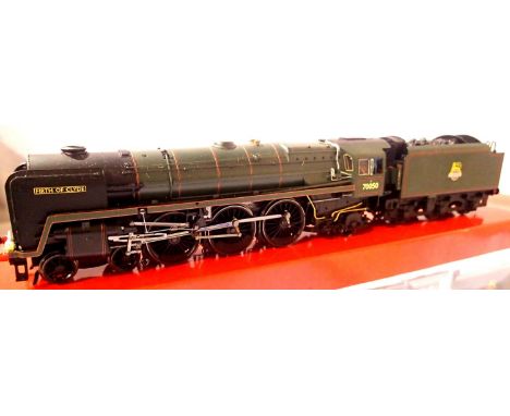 Hornby R2718 Britannia Class locomotive 70050 Firth Of Clyde, Green, Early Crest, in very good condition, lamps, crew and coa