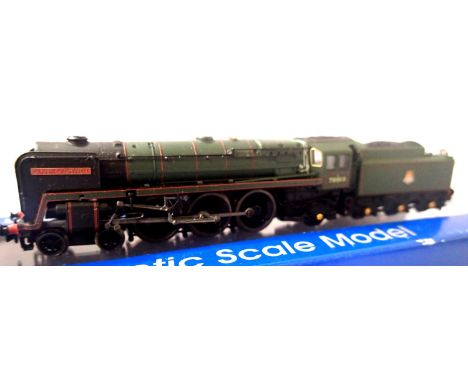 N Gauge Capol Britannia Class 70013 Oliver Cromwell, Green, Early Crest, in excellent condition, wrong box. P&amp;P Group 1 (