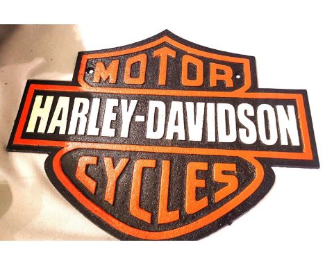Cast iron Harley Davidson sign, L: 34 cm. P&amp;P Group 1 (£14+VAT for the first lot and £1+VAT for subsequent lots) 