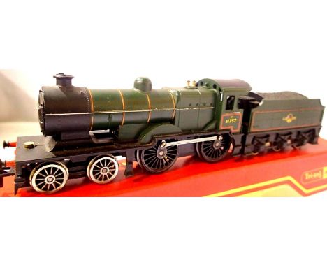 Hornby R350 Class L1, Green, Late Crest, 31757, replacement bogie and tender wheels, box to fair, no paperwork. P&amp;P Group