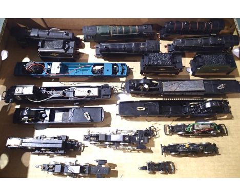 Selection OO scale chassis, bodies, tenders, various makes, steam and diesel, all spares or repair. P&amp;P Group 2 (£18+VAT 