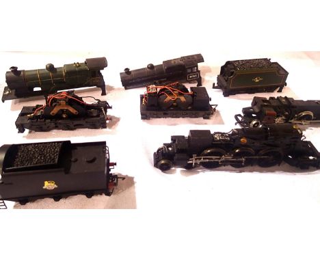 Selection of chassis, bodyshells, tenders, all from spares or repair. P&amp;P Group 2 (£18+VAT for the first lot and £3+VAT f