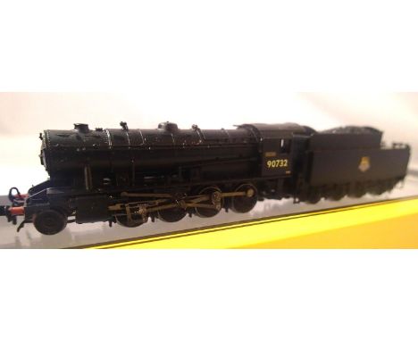 N Gauge Farish 372-425, W.D. Austerity Class 90732, Black, Early Crest, in excellent condition, boxed. P&amp;P Group 1 (£14+V