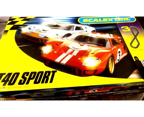 Scalextric Sport GT40 Sport set, two Ford GT 40 cars, appears complete in good condition, box fair. P&amp;P Group 3 (£25+VAT 