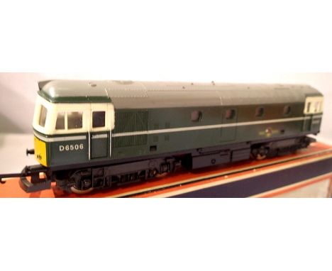 Lima Class 33 Diesel, D5606 Green, Late Crest, in excellent condition, no paperwork, box with wear. P&amp;P Group 1 (£14+VAT 