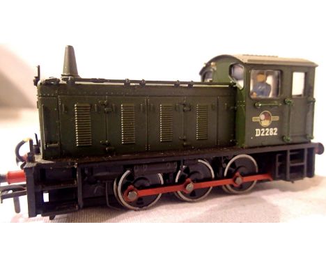 Bachmann 0.6.0. Diesel, Green, Late Crest, D2282, in excellent condition, unboxed. P&amp;P Group 1 (£14+VAT for the first lot