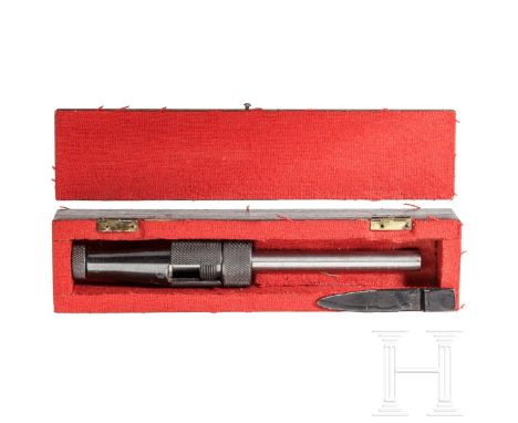   Einstecklauf mit Mündungsschoner für P 08, Polizei, im Kästchen  Kal. 4 mm M20, Nr. 173, Blanker Lauf, Länge 140 mm. Montie