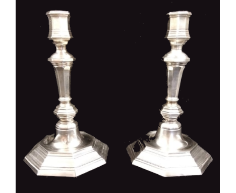 First half 20th century, pair of silver plate candlesticks made by Christofle France. Octagonal capital and tapering column t