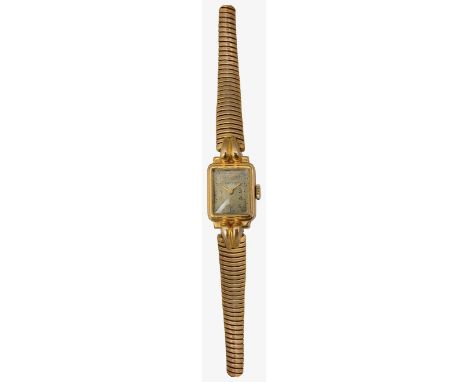 A lady's 9ct gold Baume wristwatchrectangular silvered dial with Arabic numerals and minute track signed Baume, manual wind m