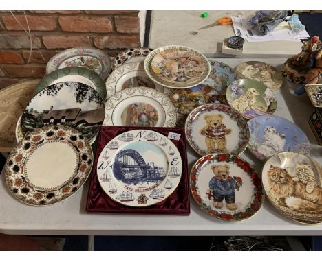 AN ASSORTMENT OF CERAMIC COLLECTABLE PLATES TO INCLUDE A LIMITED EDITION 'TEDDYS FIRST BIRTHDAY' ETC 