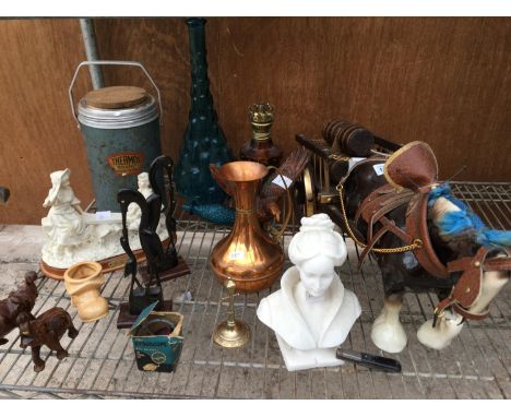 A MIXED QUANTITY TO INCLUDE SHIRE HORSE WITH CART AND BARRELS, A COPPER JUG, ORNAMENTS, VINTAGE THERMOS VACUUM VESSEL ETC. 