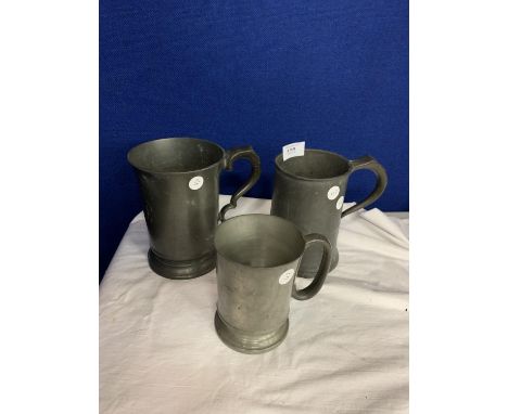 A TRIO OF VINTAGE PEWTER TANKARDS 