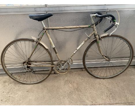 A VINTAGE SUN SUPER 5 RACING BIKE WITH 5 GEARS 