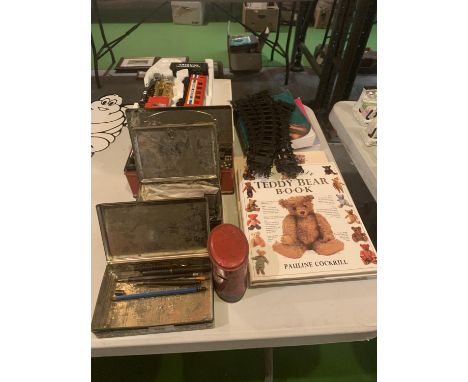 AN ASSORTMENT OF ITEMS TO INCLUDE FOUR VINTAGE TINS, DOMINOES ETC 