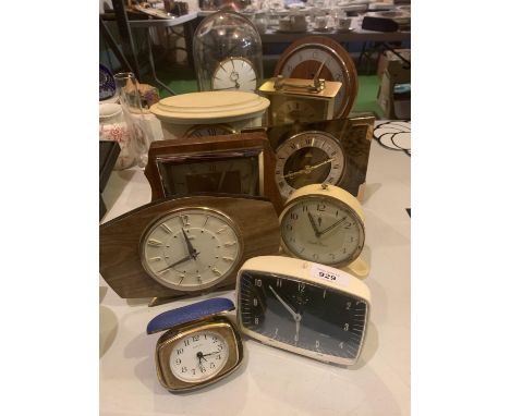 AN ASSORTMENT OF CLOCKS TO INCLUDE BOTH VINTAGE AND RETRO EXAMPLES 