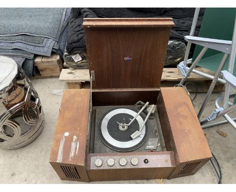 A VINTAGE GARRARD 2000 RECORD DECK 
