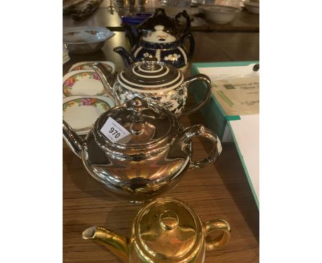 A COLLECTION OF SIX TEA POTS TO INCLUDE SADLER AND ROYAL WORCESTER 