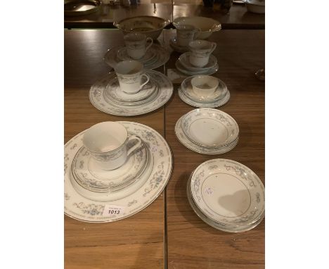 AN ASSORTMENT OF CERAMIC SERVICE WARE TO INCLUDE TRIOS ETC 