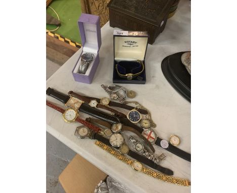 AN ASSORTMENT OF WRIST WATCHES TO INCLUDE A LADIES YELLOW METAL ROTARY WATCH ETC 