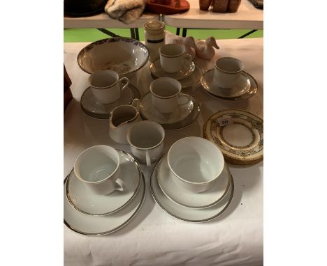 A SELECTION OF CHINA TO INCLUDE FIVE MINTON SIDE PLATES 
