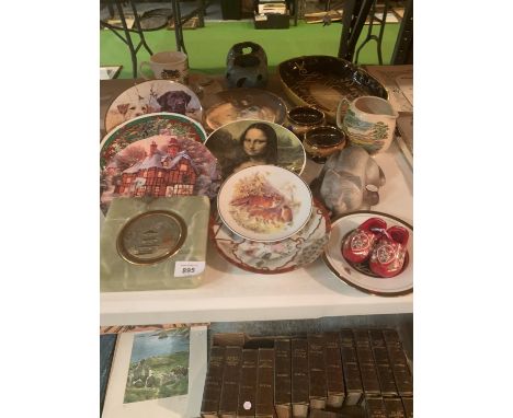 VARIOUS ITEMS OF CERAMIC WARE TO INCLUDE DECORATIVE PLATES ETC 