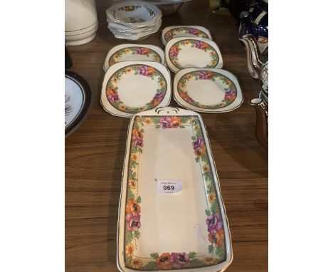 VARIOUS ITEMS OF CHINA TO INCLUDE DISHES, PLATES AND SANDWICH PLATES 