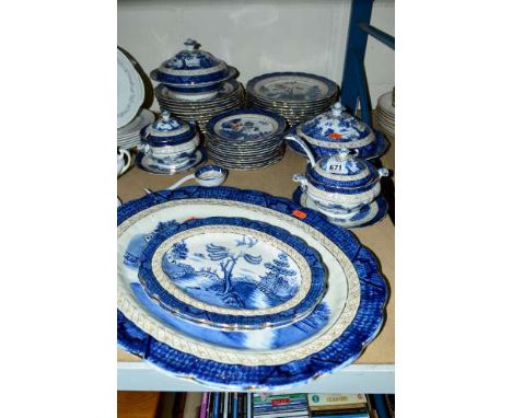 BOOTHS 'REAL OLD WILLOW' DINNERWARES, to include two tureens (one with cracked lid), two sauce tureens and ladles (one ladle 