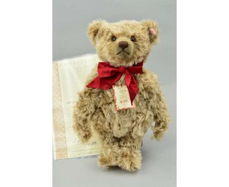 A BOXED LIMITED EDITION STEIFF 'BRITISH COLLECTORS TEDDY BEAR 2006, 'Old Brown Bear', No 02430/3000, No 662218, caramel - tip