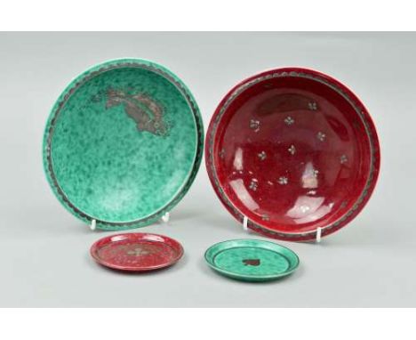A PAIR OF SWEDISH 'ARGENTA' BOWLS AND PIN TRAYS BY THE GUSTAVSBERG FACTORY, the first finished in a matt jade green glaze wit