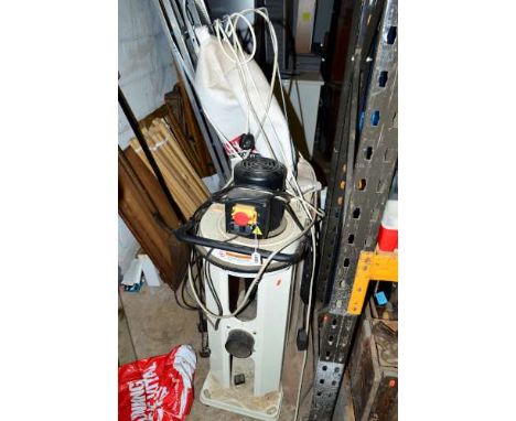 AN AXMINSTER TOOLS OJC WORKSHOP DUST AND CHIPPING EXTRACTOR