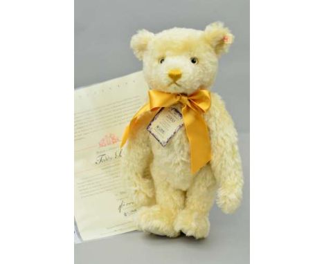 A BOXED LIMITED EDITION STEIFF 'BRITISH COLLECTORS TEDDY BEAR 2000', No 00679/4000, No 654763, champagne coloured mohair, wit