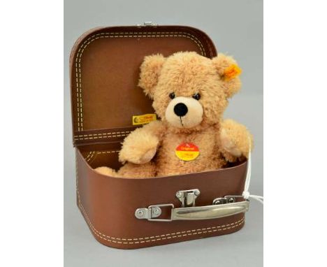 A STEIFF COSY TEDDY BEAR FYNN IN SUITCASE, No 111471, approximate height 28cm