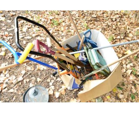 A BOX OF GARDEN TOOLS, and a glass topped bird feeder