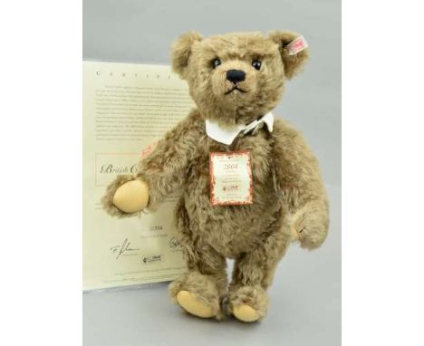 A BOXED LIMITED EDITION STEIFF 'BRITISH COLLECTORS TEDDY BEAR 2004', No 2594/4000, No 661372, caramel wearing a white collar 