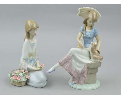 TWO LLADRO COLLECTORS SOCIETY FIGURES, 'Flowers Song' No 7607/1988, depicting kneeling girl with flowers and 'Picture Perfect